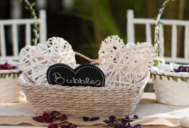 Bubbles in basket pack 24